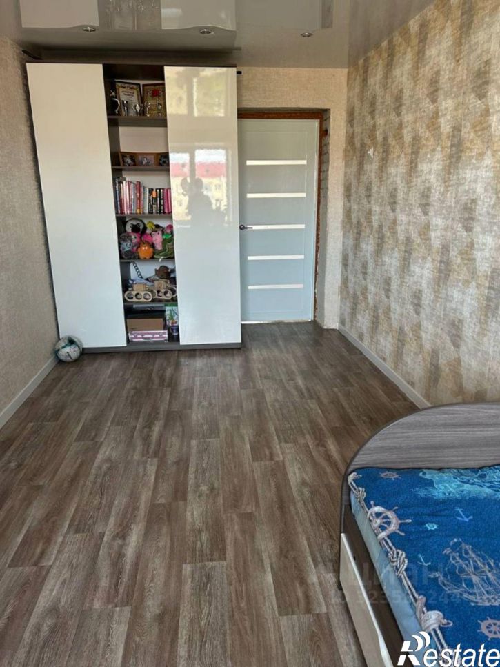 2-комн квартира проспект Конституции, 42,  д. 42