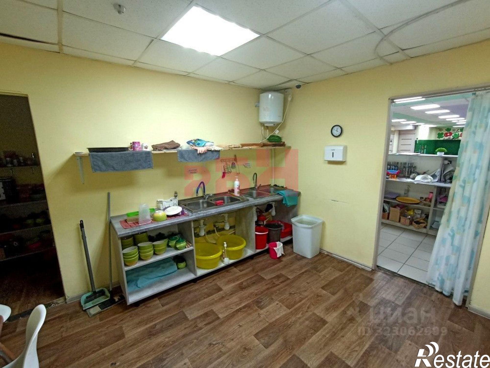 Сдать торговое помещение за 100 023 рублей на Курган г., Заозерный, 3-й мкр., д.1