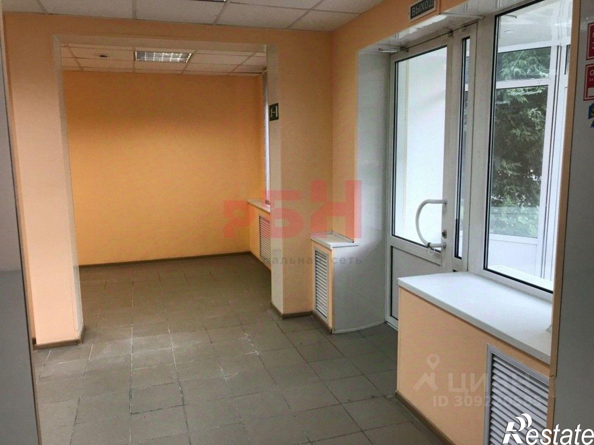 Купить торговое помещение за 8 243 840 рублей на проспект Машиностроителей, 7