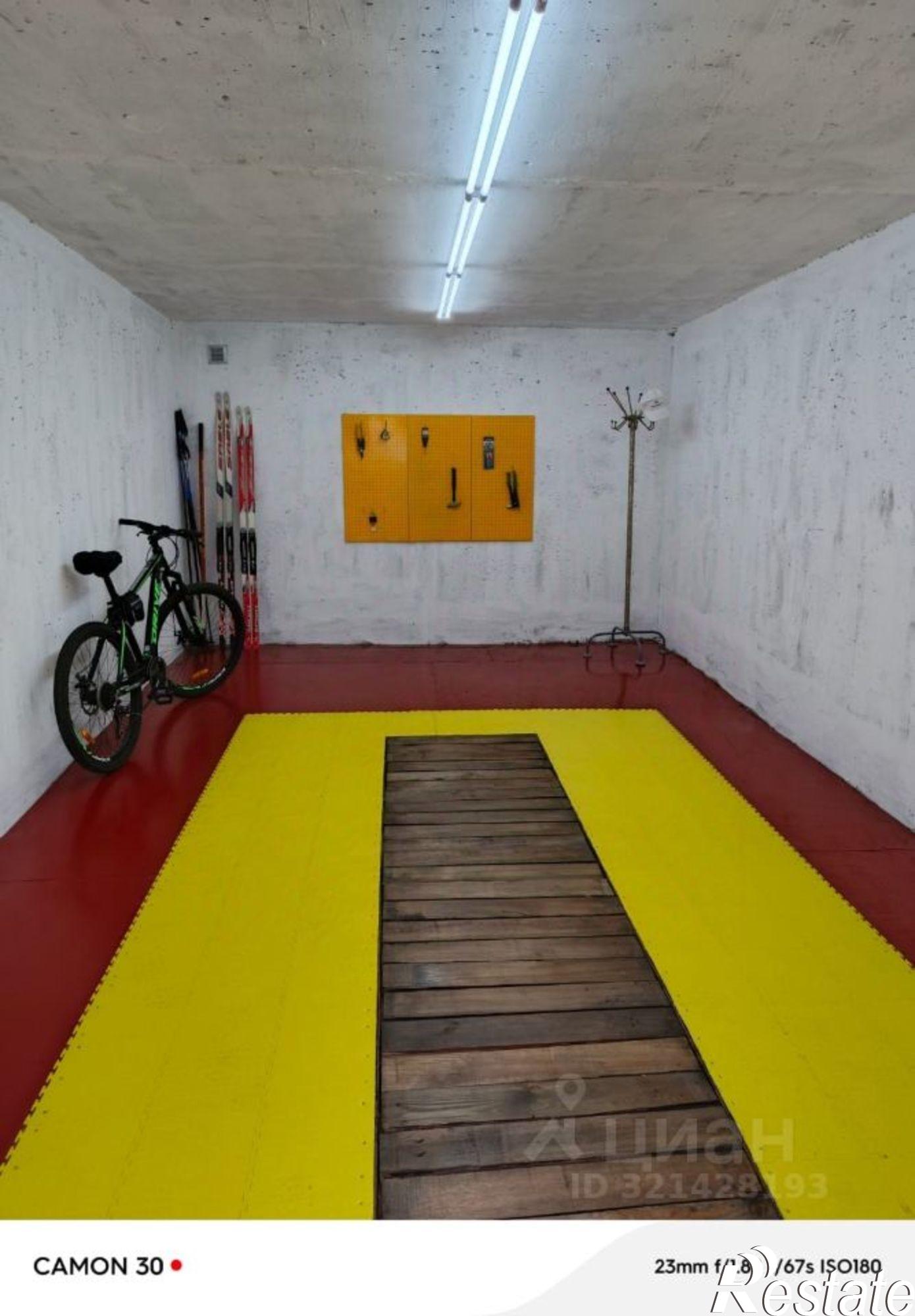 Сдать гараж, место в паркинге за 7 000 рублей на площадь Ленина, 1