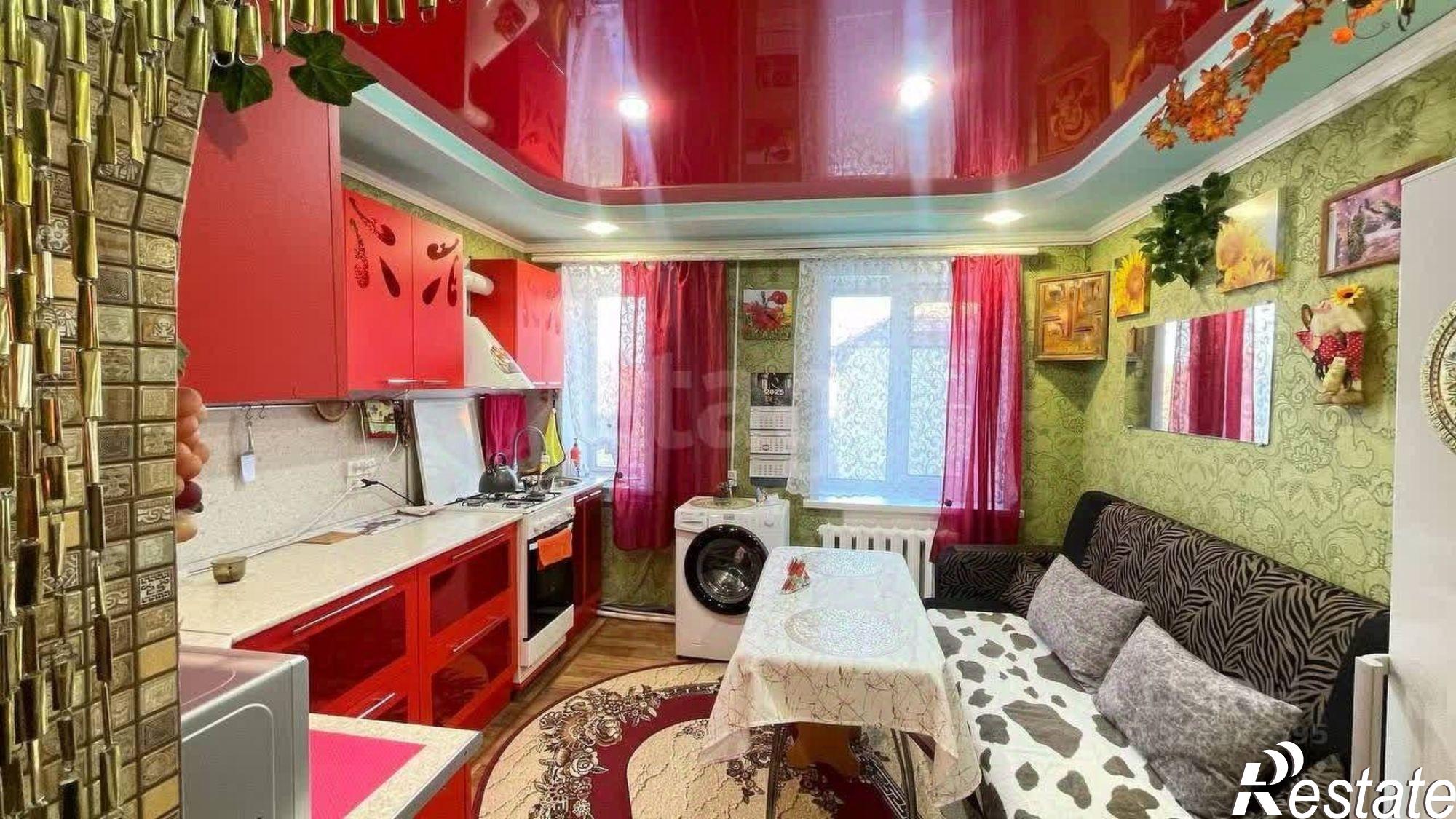 Купить квартиру за 2 300 000 рублей на Космонавтов улица, Черёмухово микрорайон, 9