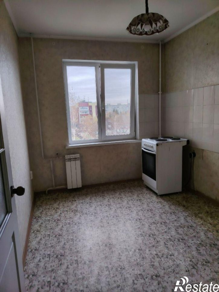 3-комн квартира жилой район Заозёрный, 6-й микрорайон, 14