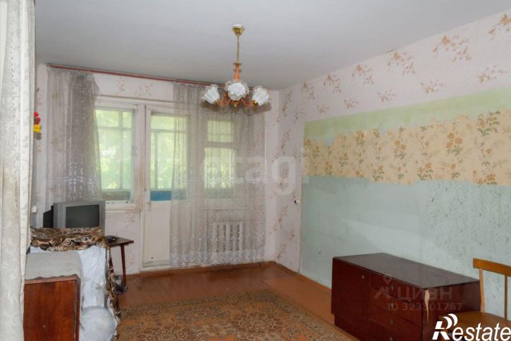 3-комн квартира проспект Конституции, 40,  д. 40