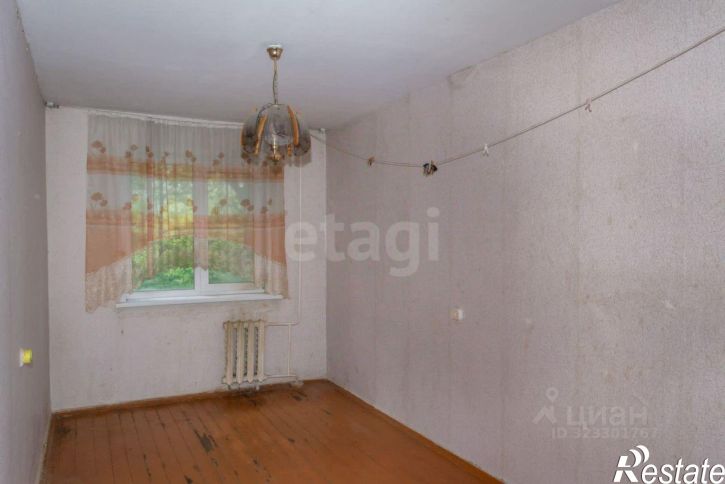 3-комн квартира проспект Конституции, 40,  д. 40