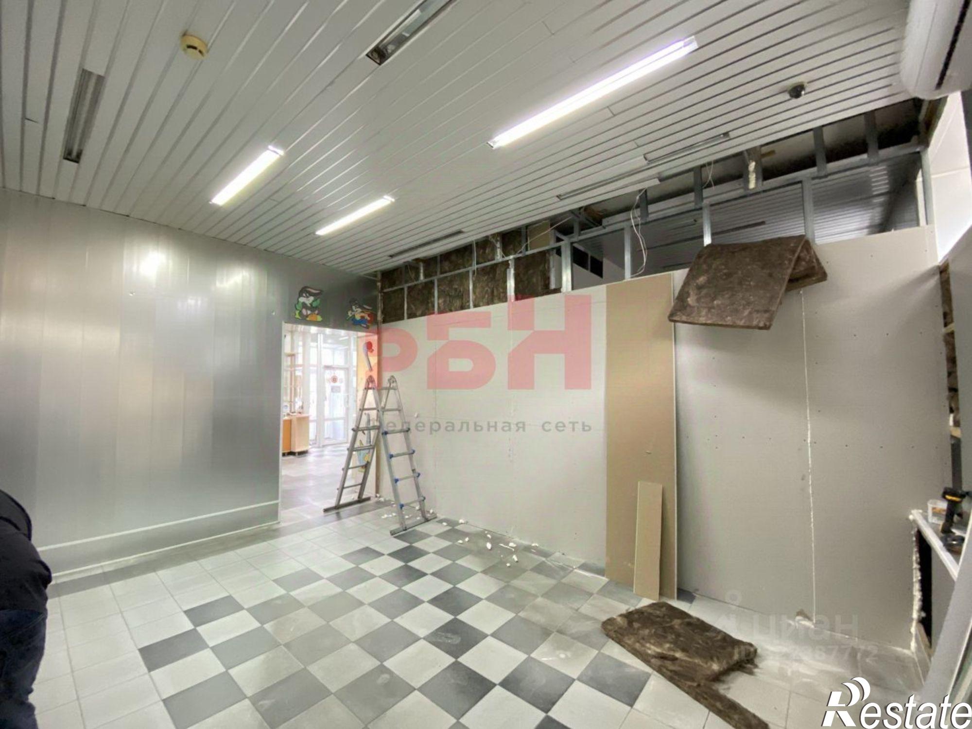 Сдать торговое помещение за 80 001 рублей на улица Карла Маркса, 66