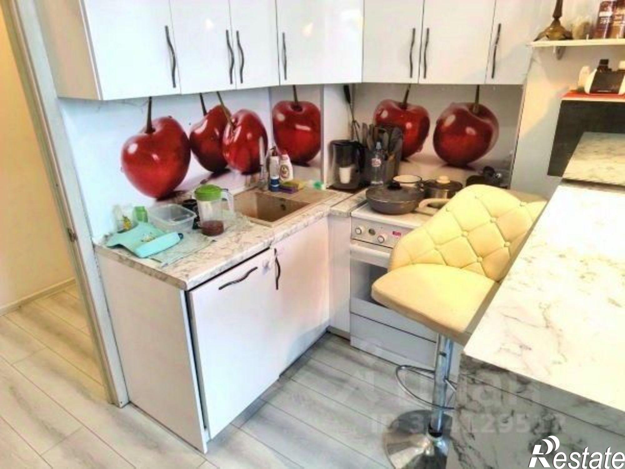 Купить квартиру за 7 100 000 рублей на 5 микрорайон, 18к3,