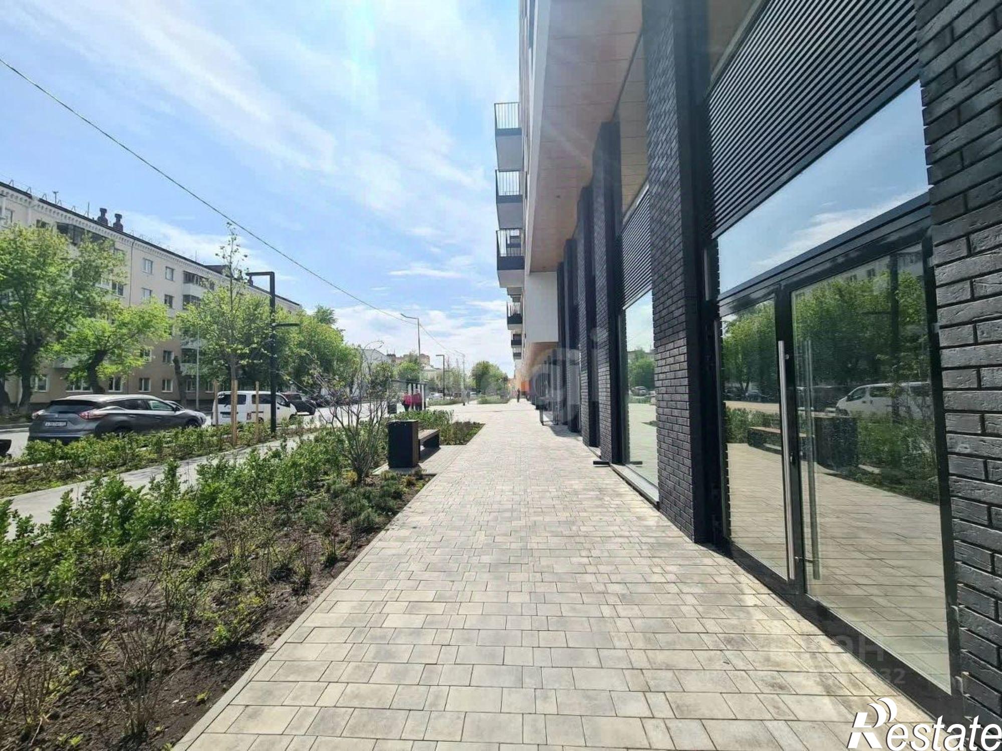 Купить торговое помещение за 25 000 100 рублей на ул Коли Мяготина, 187