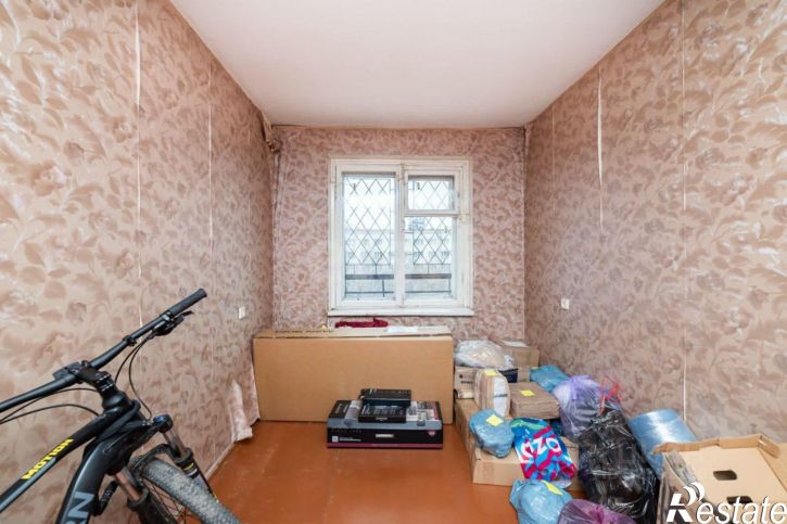 4-комн квартира проспект Конституции, 50,  д. 50