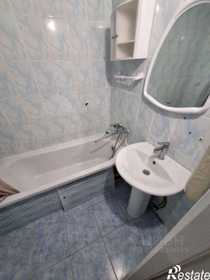 2-комн квартира улица Бурова-Петрова, 1,  д. 1