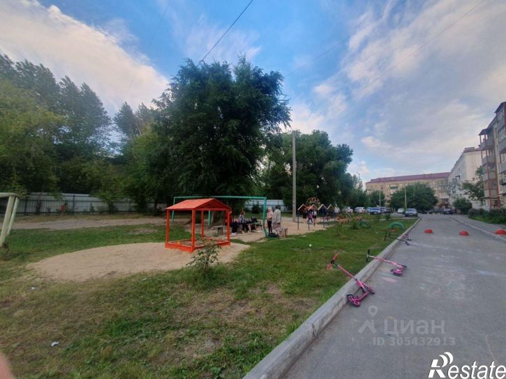 2-комн квартира проспект Машиностроителей, 4,  д. 4