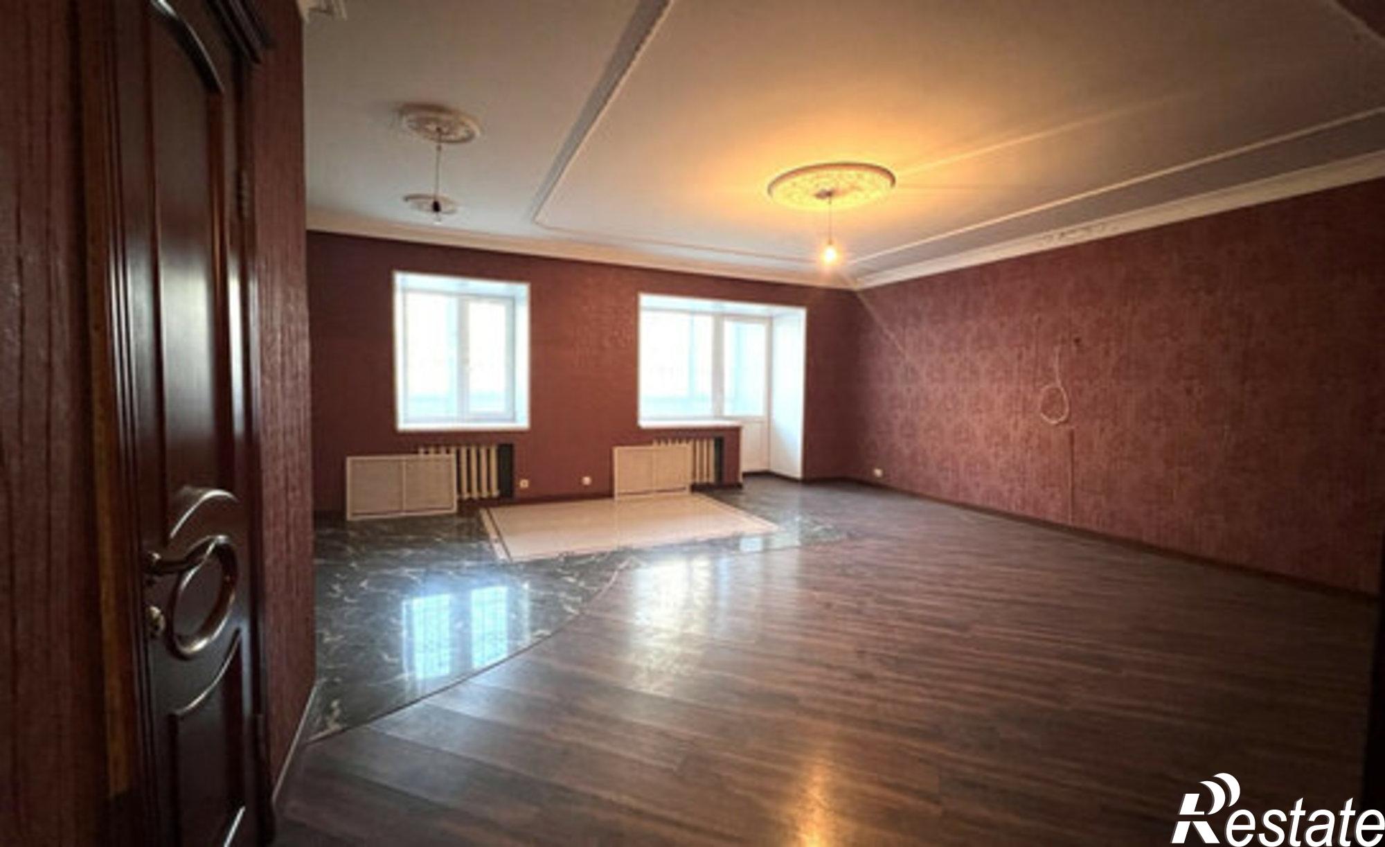 Купить квартиру за 15 800 000 рублей на ул 4-я Больничная, 10