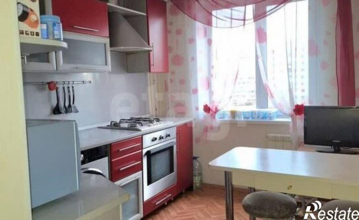 4-комн квартира жилой район Заозёрный, 6-й микрорайон, 26