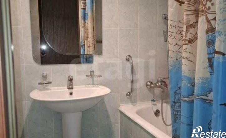 4-комн квартира жилой район Заозёрный, 6-й микрорайон, 26