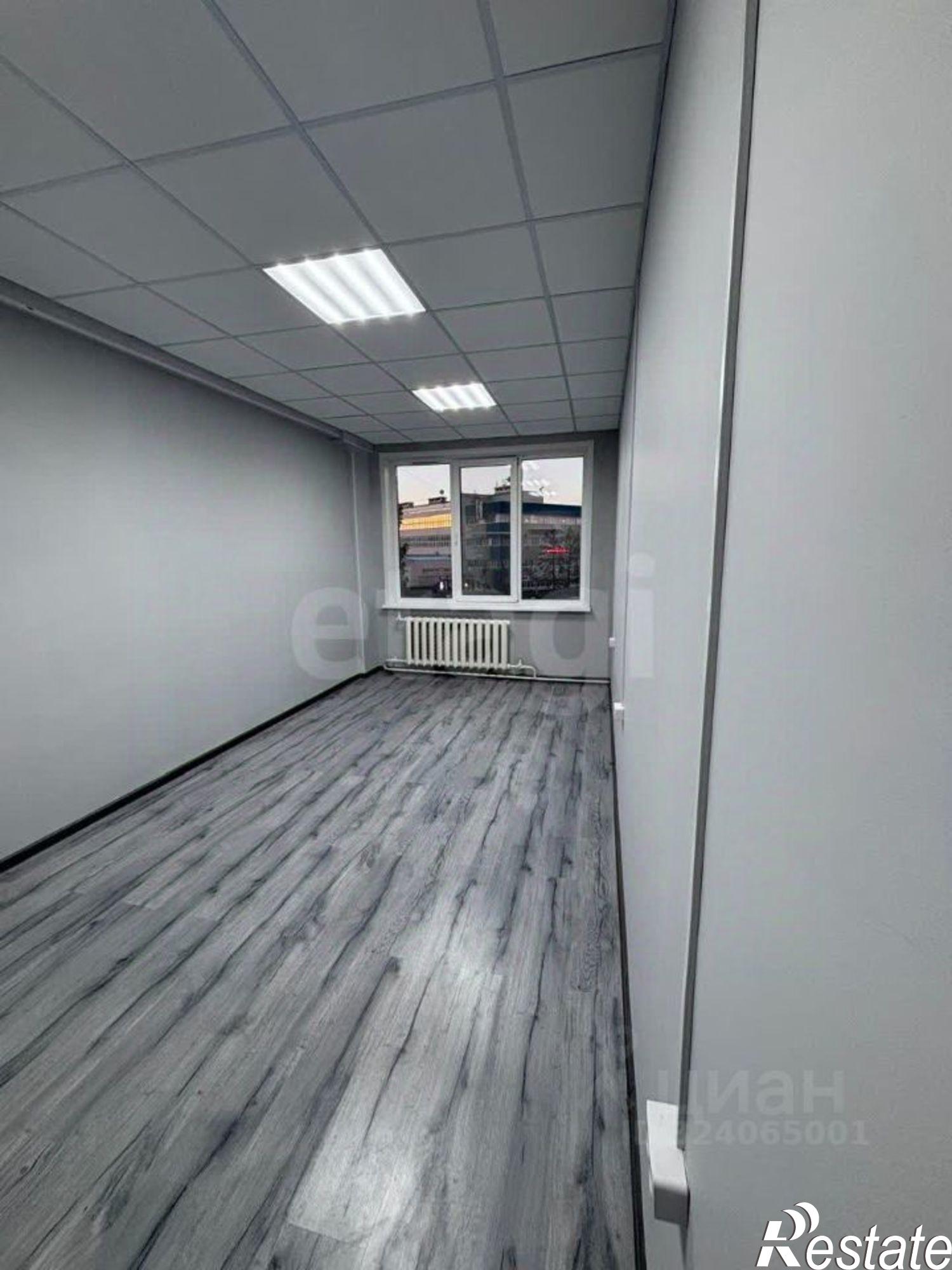 Сдать офис, помещение под офис за 14 655 рублей на улица Карла Маркса, 106