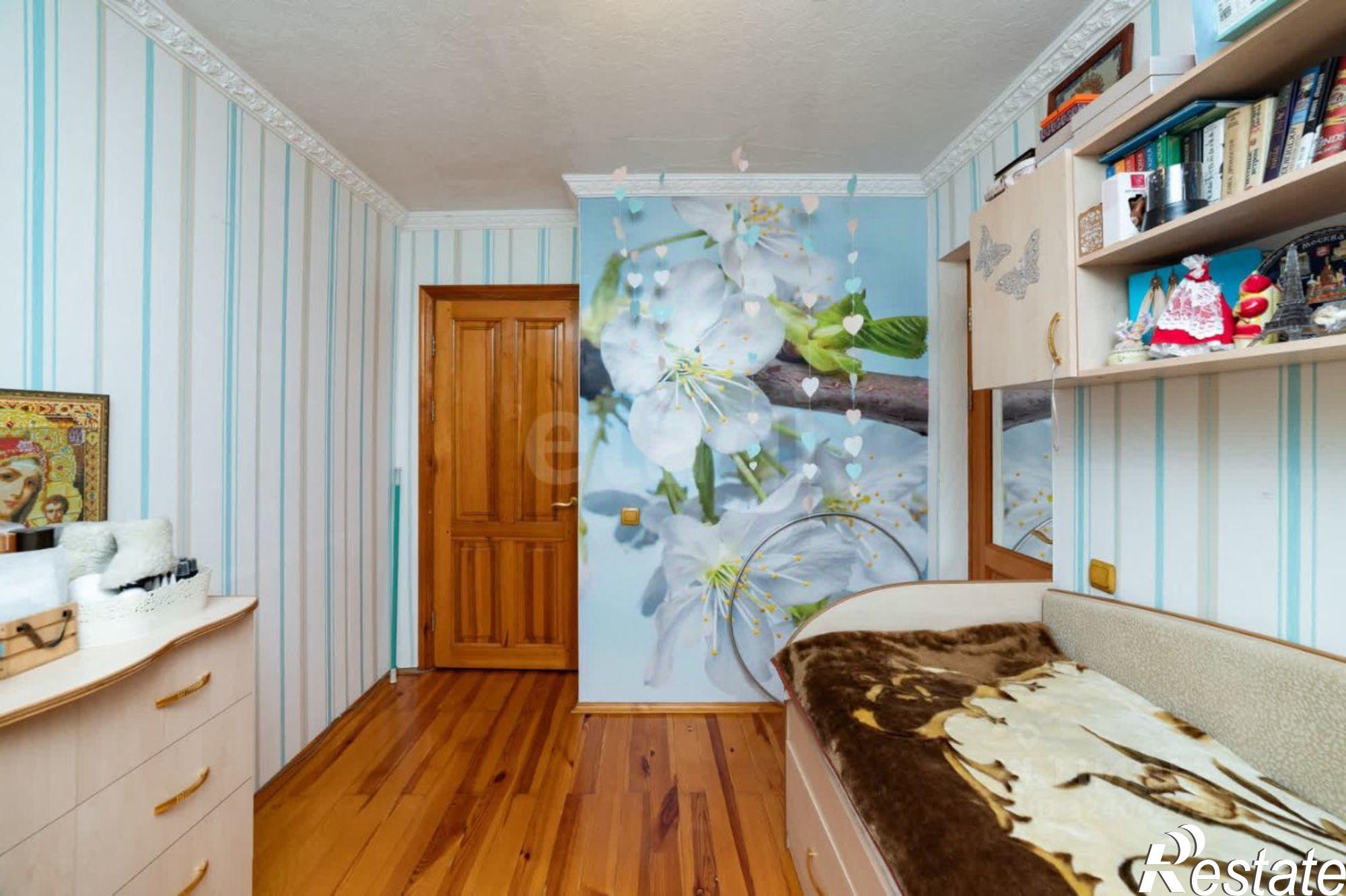 Купить квартиру за 8 000 000 рублей на Солнечный б-р, 14