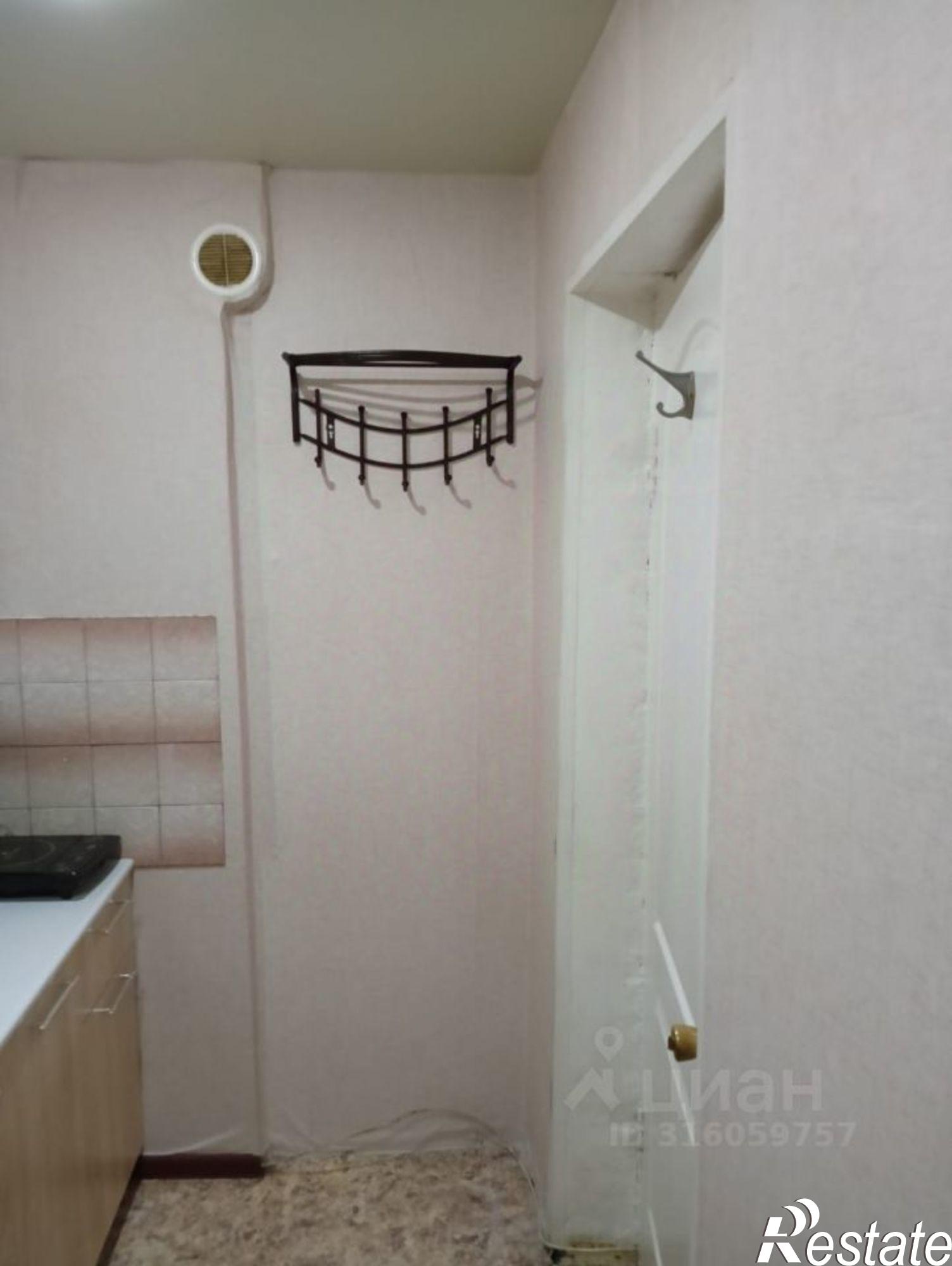 Сдать квартиру за 15 000 рублей на проспект Конституции, 65