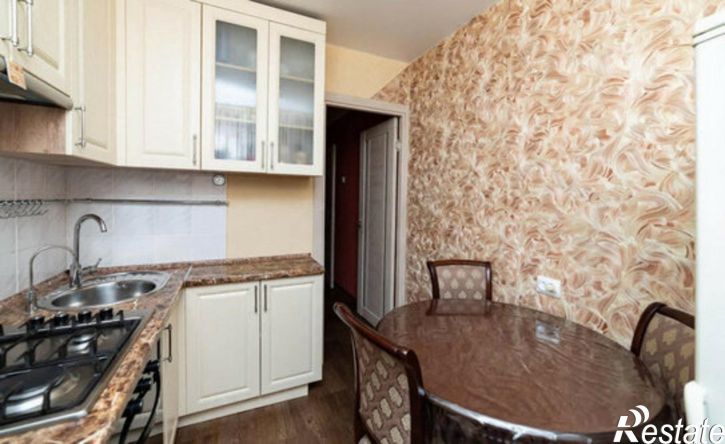 3-комн квартира жилой район Заозёрный, 4-й микрорайон, 10