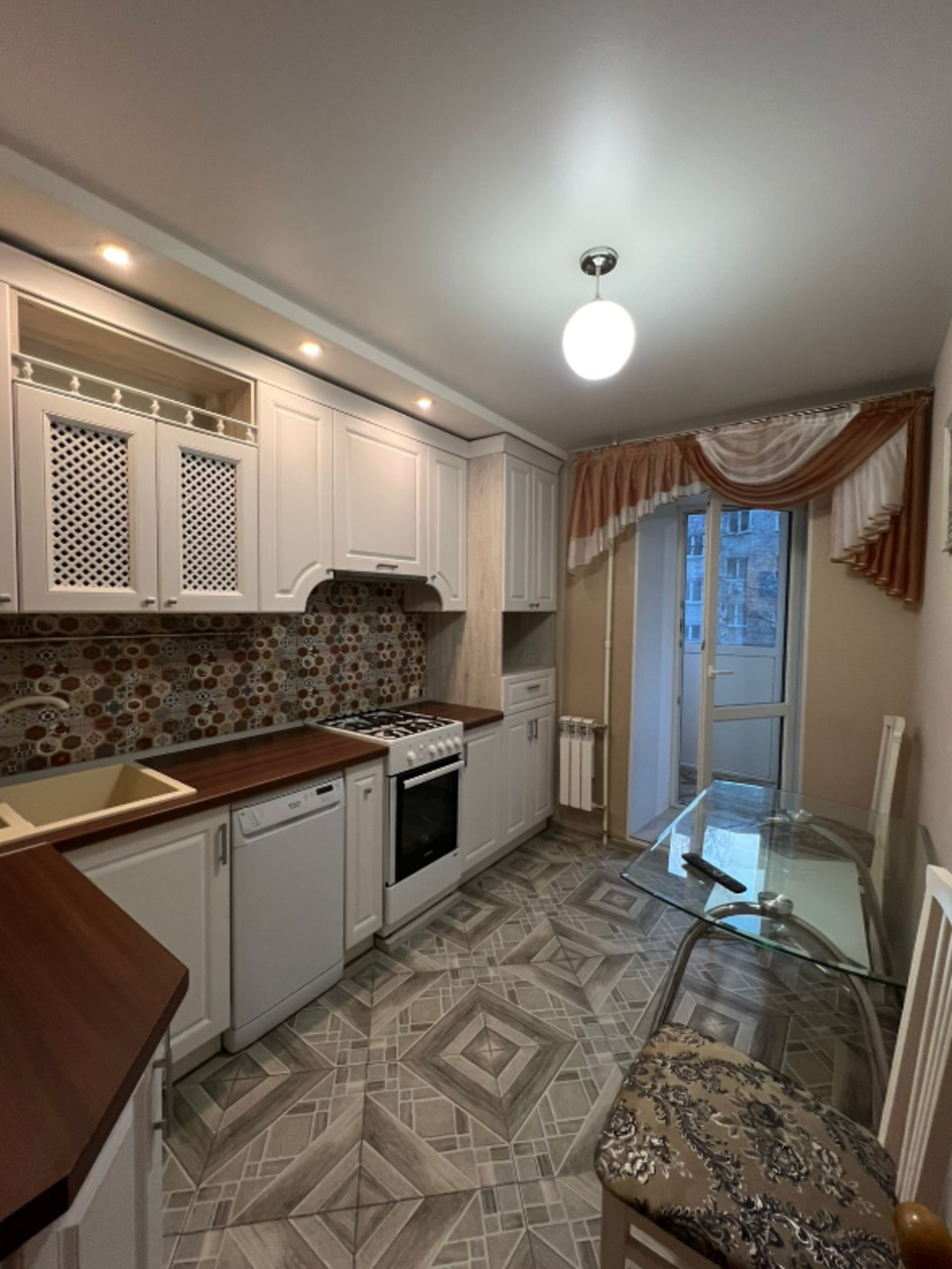 Купить квартиру за 6 000 000 рублей на Красина улица, 75а