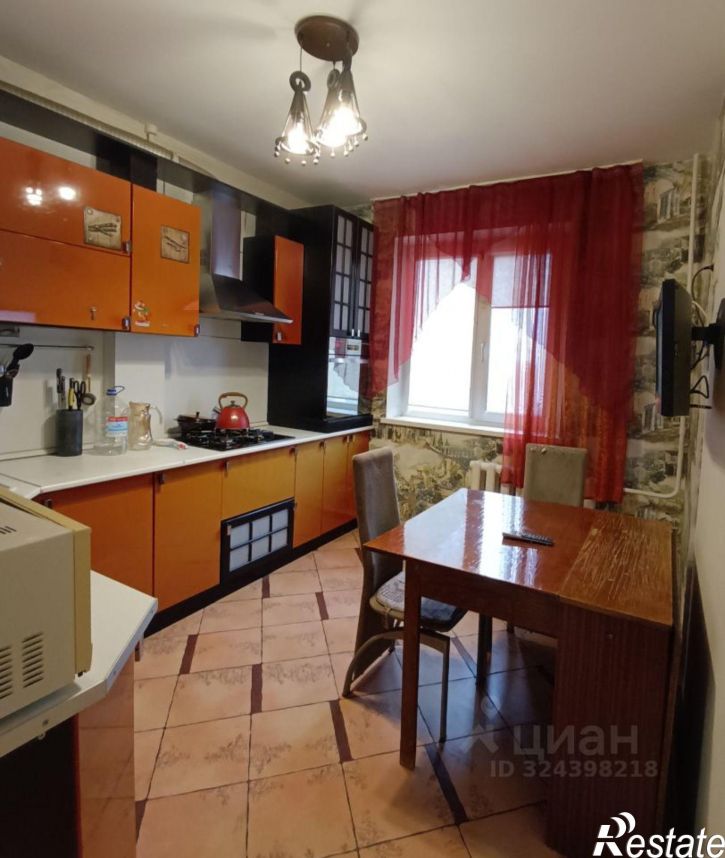 4-комн квартира Солнечный б-р, 11,  д. 11