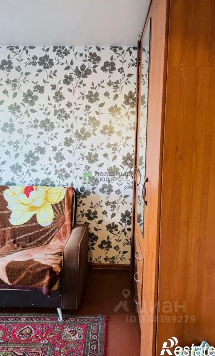 Комната ул Половинская, 8,  д. 8