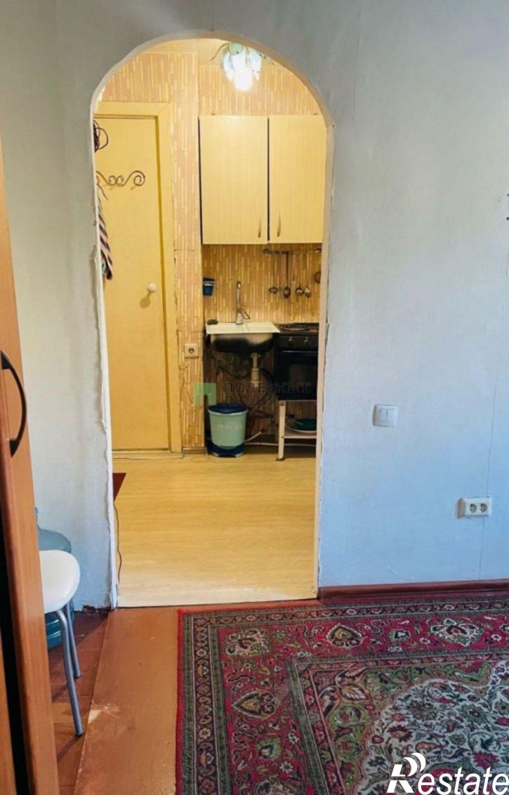 Комната ул Половинская, 8,  д. 8