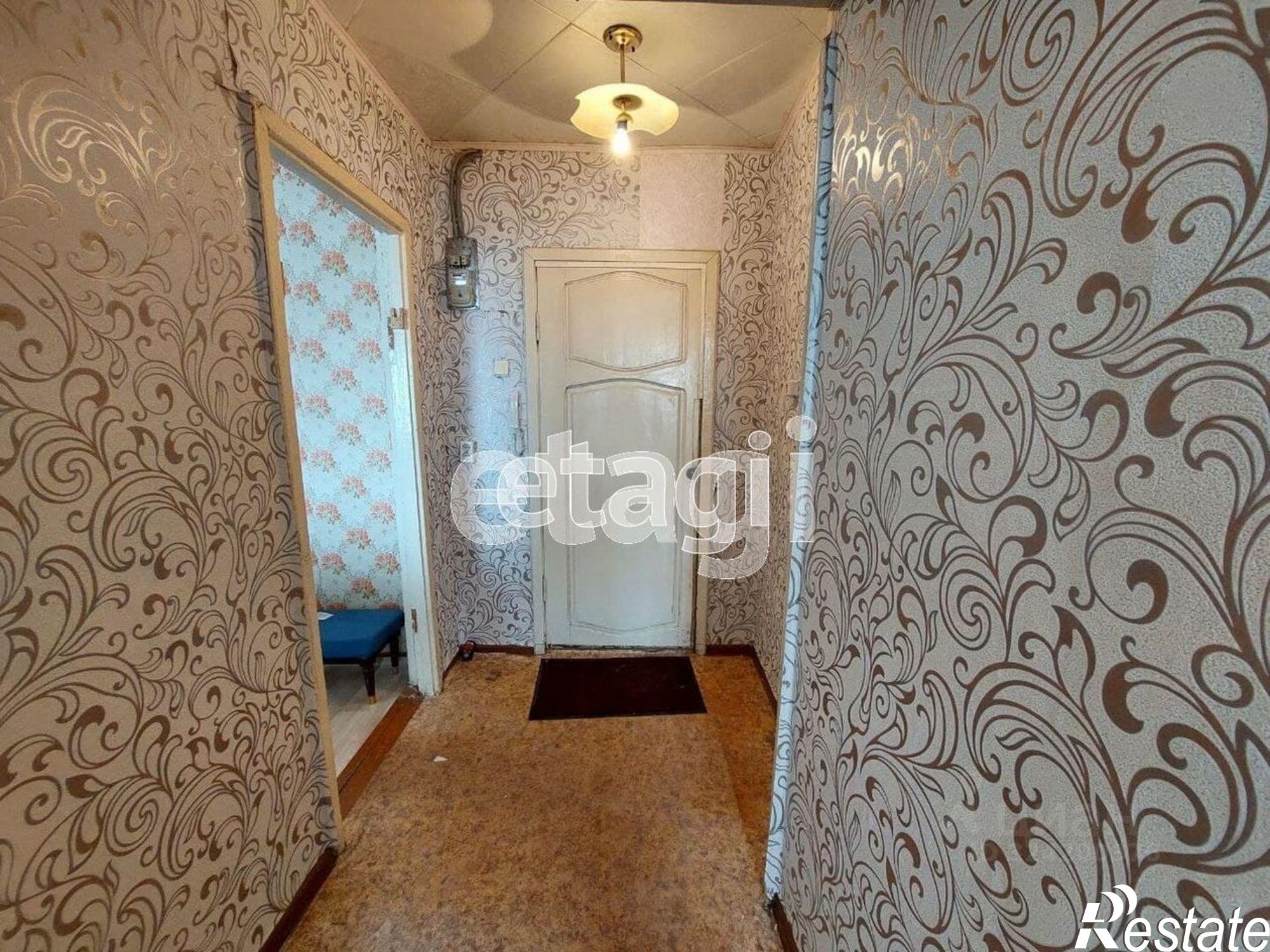 Сдать квартиру за 12 000 рублей на проспект Конституции, 50