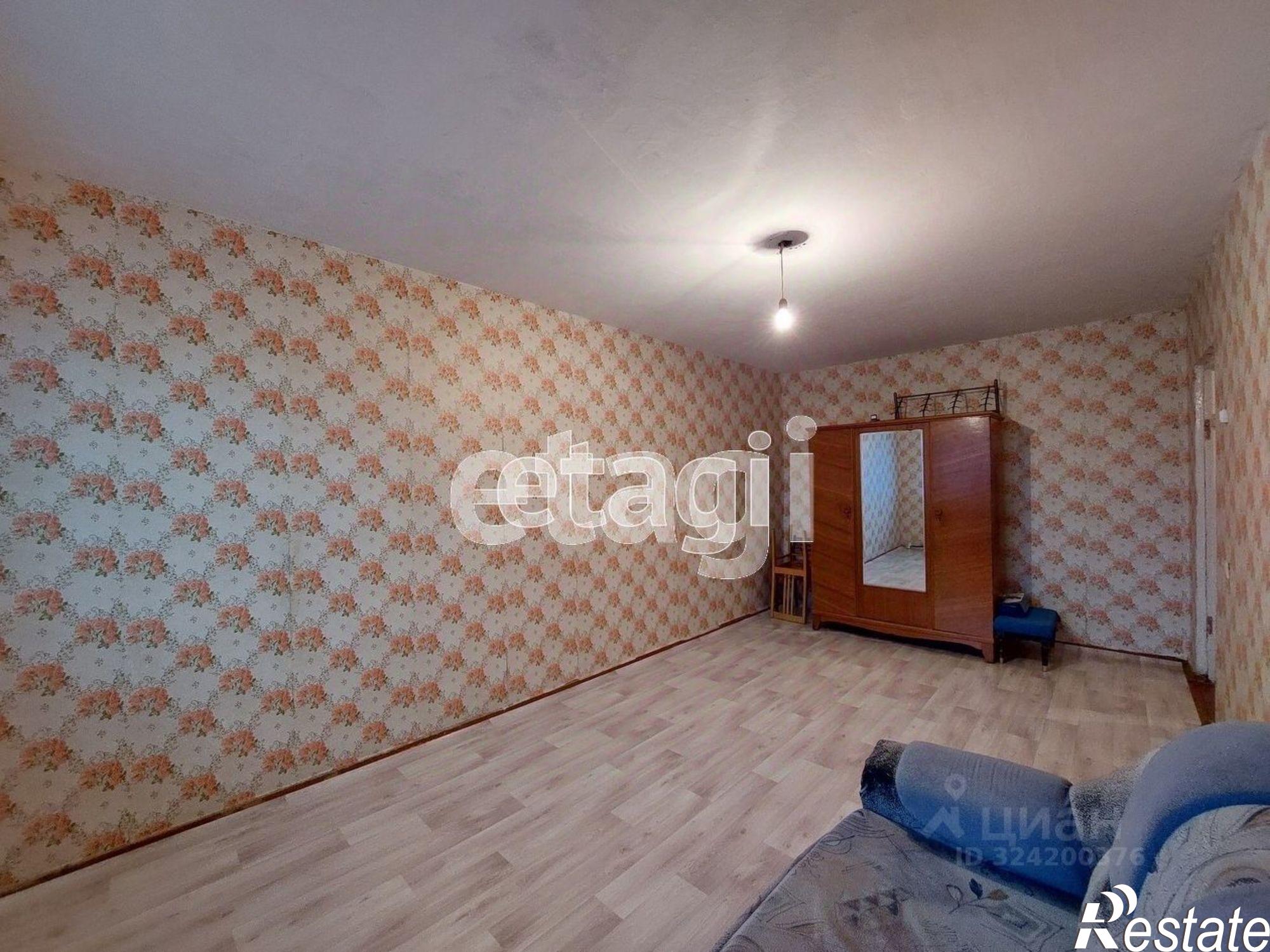 Сдать квартиру за 12 000 рублей на проспект Конституции, 50