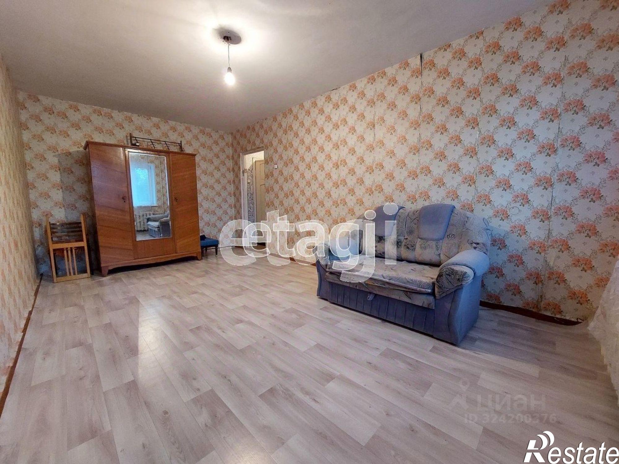 Сдать квартиру за 12 000 рублей на проспект Конституции, 50