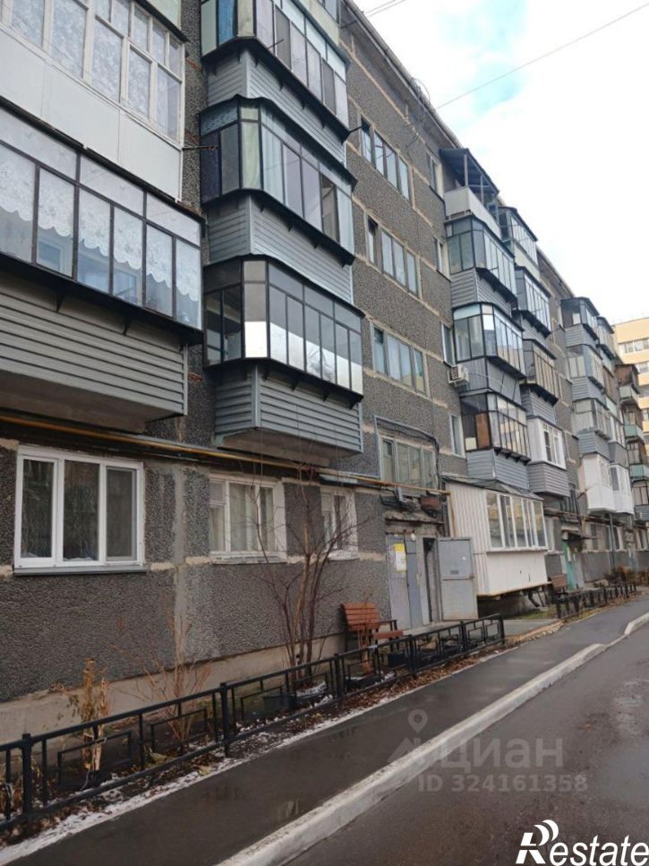 2-комн квартира улица Радионова, 44,  д. 44