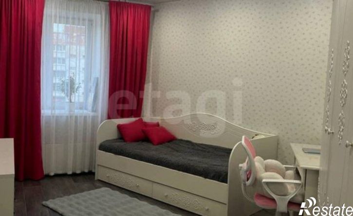 3-комн квартира жилой район Заозёрный, 7-й микрорайон, 18