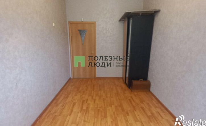 3-комн квартира улица Красина, 67,  д. 67