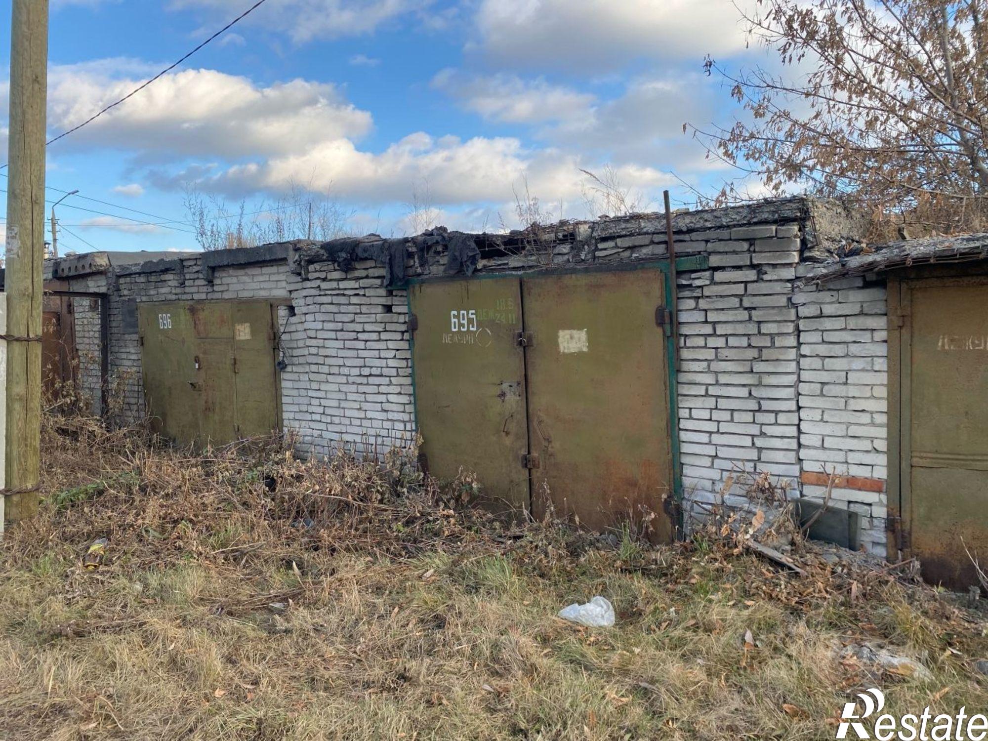 Купить гараж, место в паркинге за 90 000 рублей на ул Крылова, 56