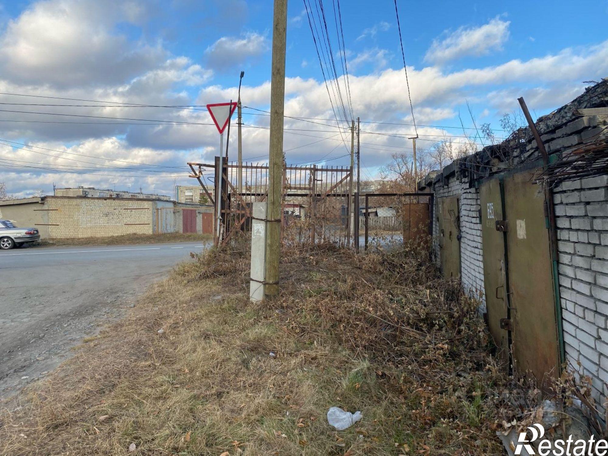 Купить гараж, место в паркинге за 90 000 рублей на ул Крылова, 56