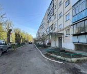 2-комн, 44кв м, этаж 5/5 проспект Конституции, 46