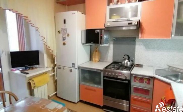 3-комн квартира жилой район Заозёрный, 6-й микрорайон, 16