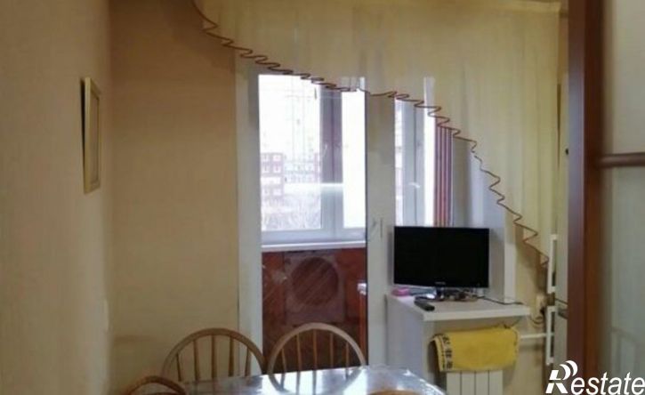 3-комн квартира жилой район Заозёрный, 6-й микрорайон, 16
