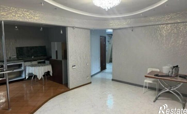3-комн квартира жилой район Заозёрный, 6-й микрорайон, 17