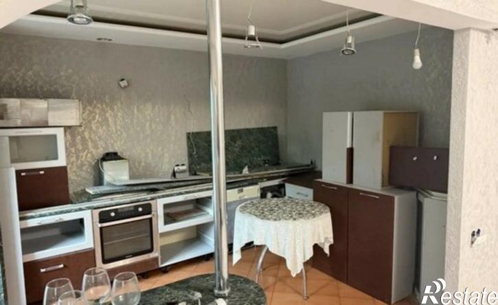 3-комн квартира жилой район Заозёрный, 6-й микрорайон, 17