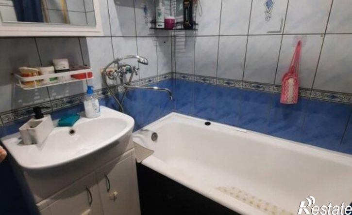 2-комн квартира Солнечный б-р, 13,  д. 13