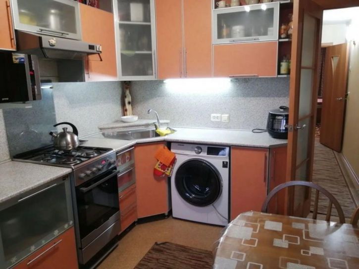 3-комн квартира 6 микрорайон, 16