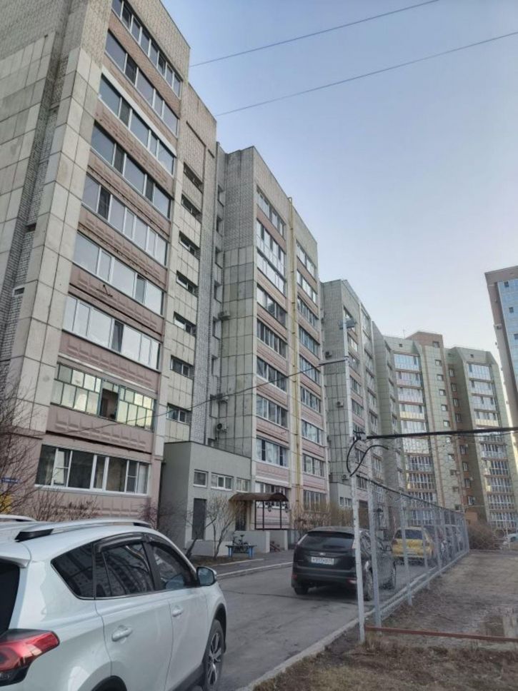 4-комн квартира Карельцева улица, 90