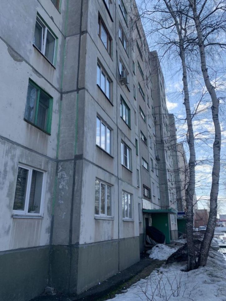 3-комн квартира Конституции проспект, 66