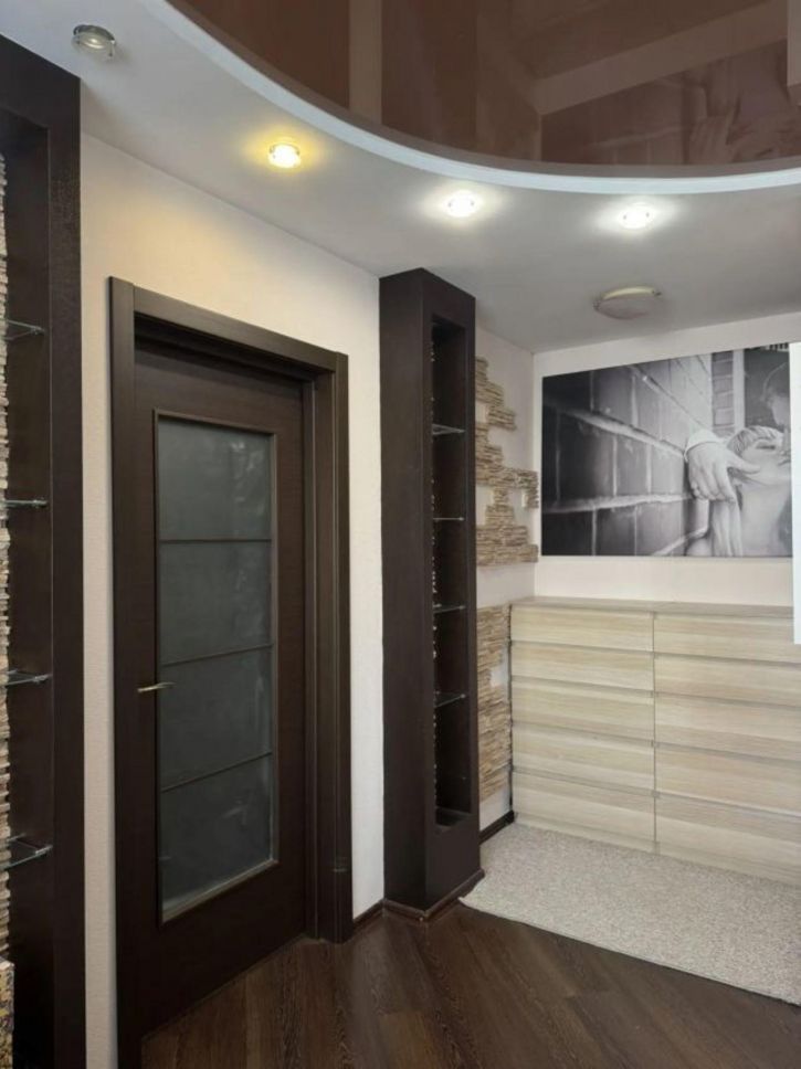 2-комн квартира Карельцева улица, 13