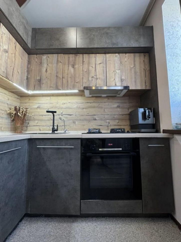 2-комн квартира Карельцева улица, 13