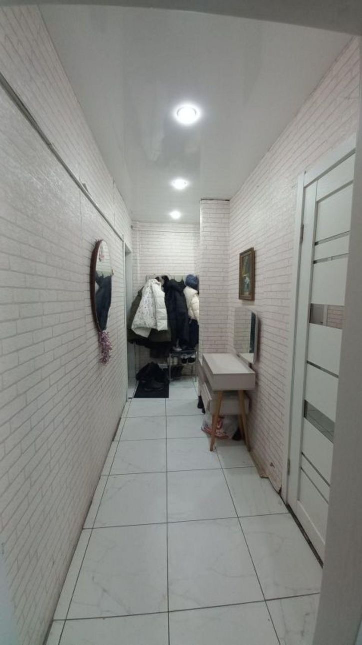 3-комн квартира Конституции проспект, 49