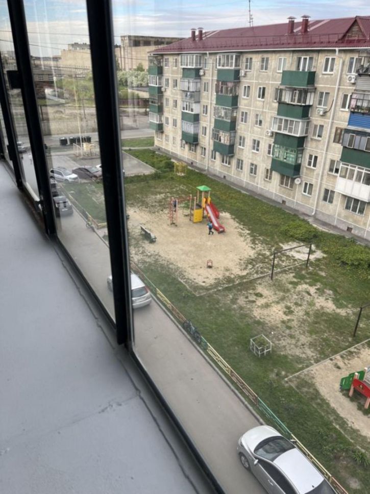 2-комн квартира Дзержинского улица, 7