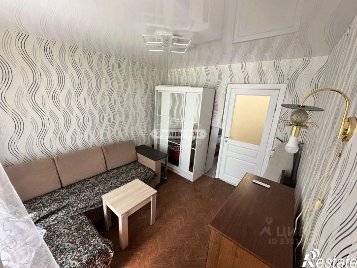 3-комн квартира жилой район Заозёрный, 6-й микрорайон, 26