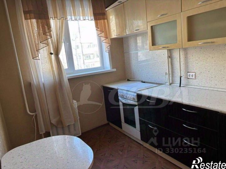 3-комн квартира улица Радионова, 16,  д. 16