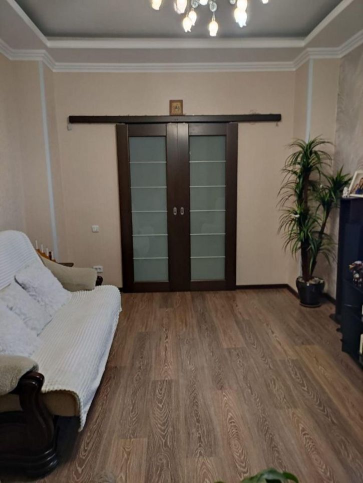 2-комн квартира Красина улица, 84