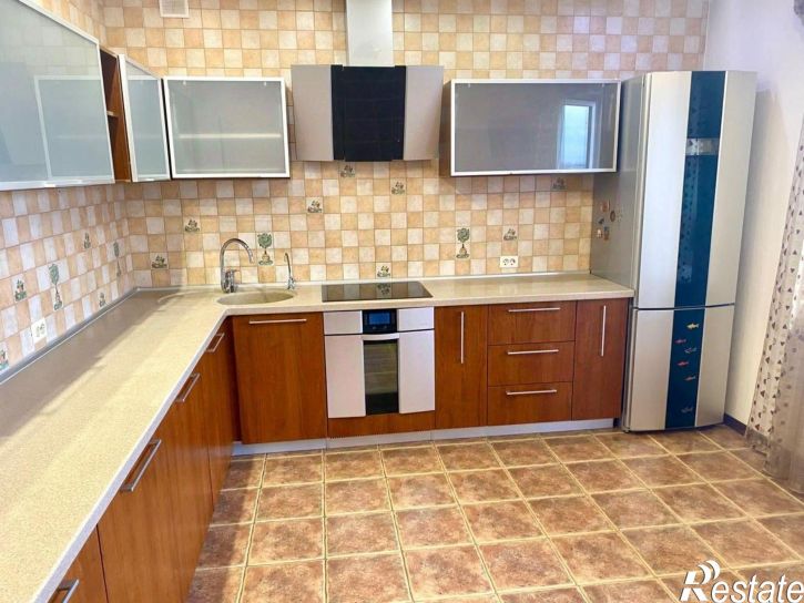 3-комн квартира улица Свердлова, 38,  д. 38